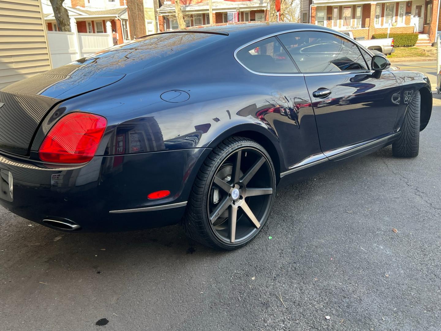 2004 Blue /TAN LEATHER Bentley Continental GT Coupe (SCBCR63W04C) with an 6.0L W12 DOHC 48V TURBO engine, 6-Speed Automatic Overdrive transmission, located at 1018 Brunswick Ave, Trenton, NJ, 08638, (609) 989-0900, 40.240086, -74.748085 - Photo#5