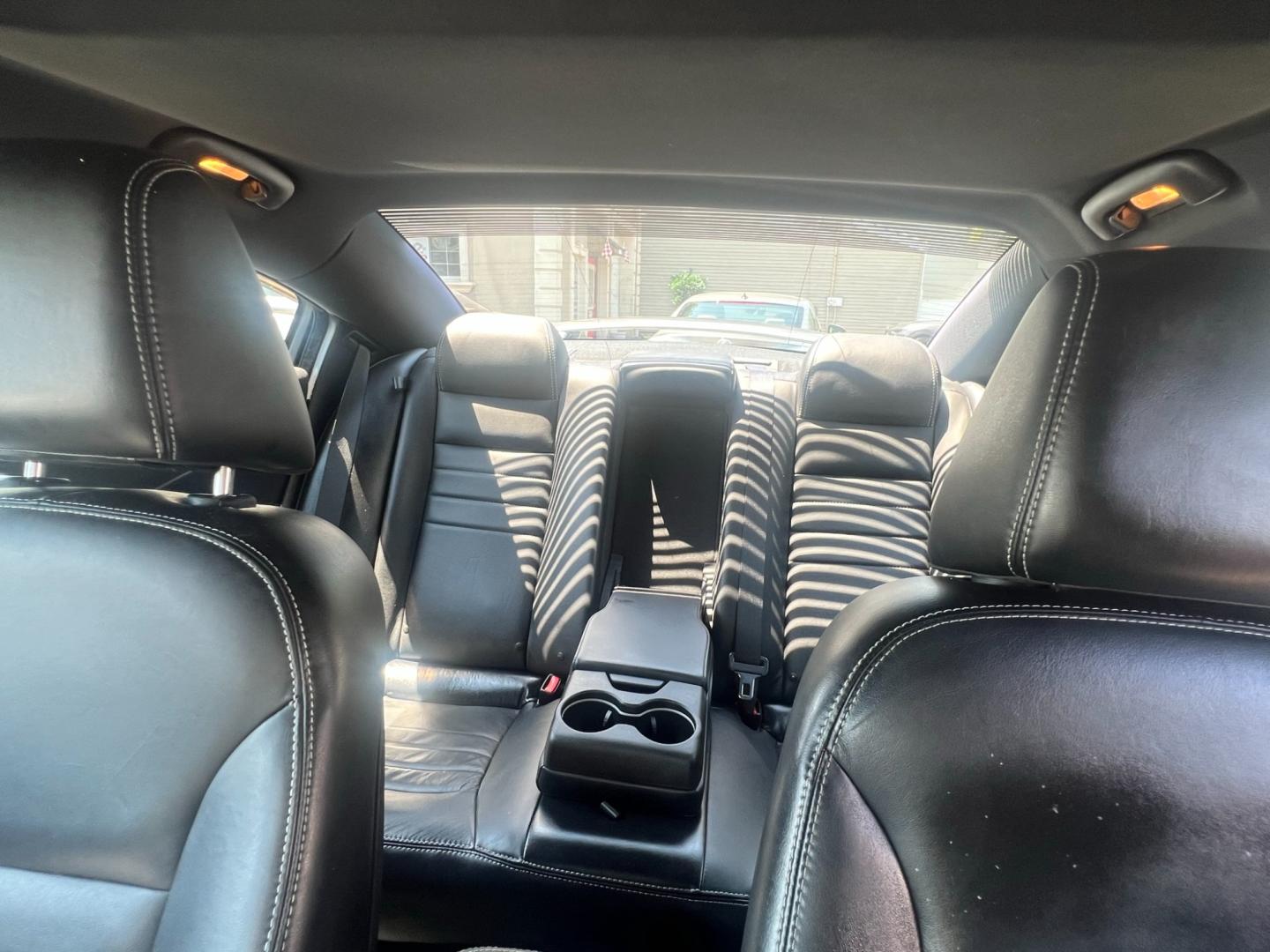 2012 GRAY /Black Leather Dodge Charger SXT (2C3CDXHG4CH) with an 3.6L V6 DOHC 24V engine, 5 Speed Automatic transmission, located at 1018 Brunswick Ave, Trenton, NJ, 08638, (609) 989-0900, 40.240086, -74.748085 - Photo#4