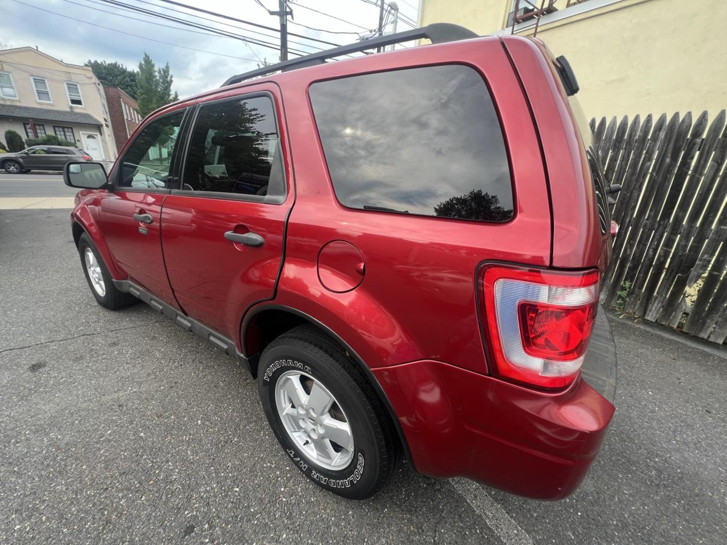 2012 Red /Gray Ford Escape XLT FWD (1FMCU0D73CK) with an 2.5L L4 DOHC 16V engine, 6-Speed Automatic transmission, located at 1018 Brunswick Ave, Trenton, NJ, 08638, (609) 989-0900, 40.240086, -74.748085 - Photo#5