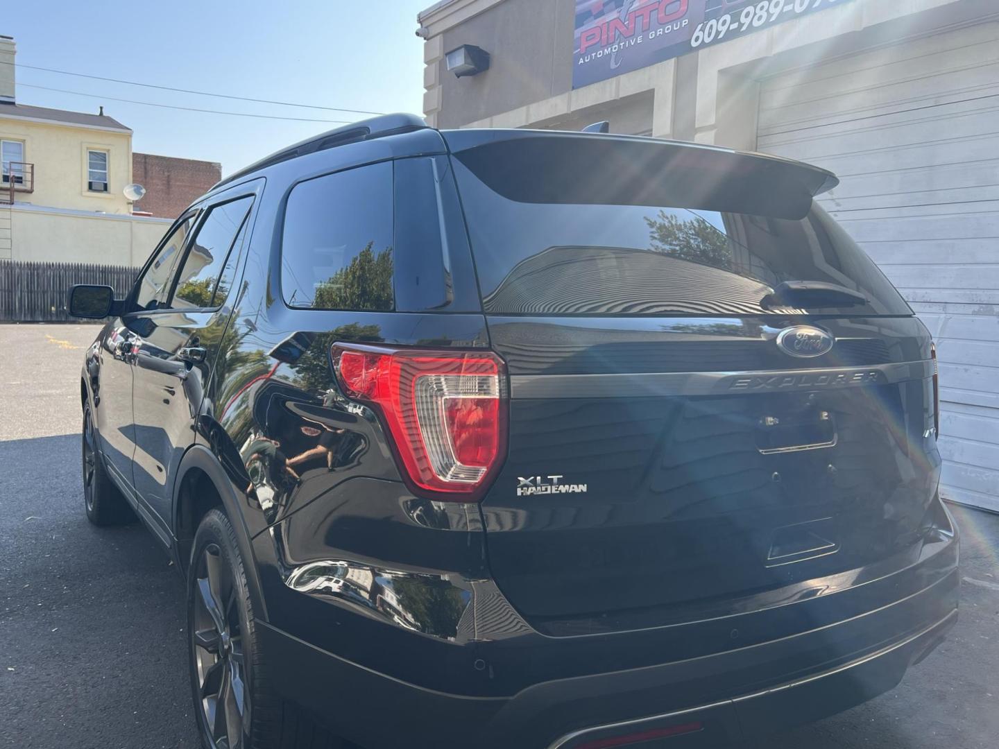 2017 BLACK Ford Explorer XLT 4WD (1FM5K8D8XHG) with an 3.5L V6 DOHC 24V engine, 6A transmission, located at 1018 Brunswick Ave, Trenton, NJ, 08638, (609) 989-0900, 40.240086, -74.748085 - Photo#3