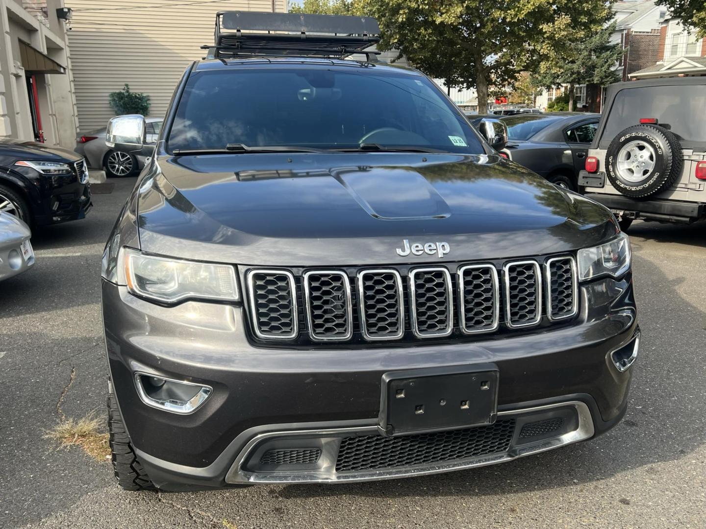 2017 BLACK /Black Leather Jeep Grand Cherokee Limited 4WD (1C4RJFBG0HC) with an 3.6L V6 DOHC 24V engine, 8A transmission, located at 1018 Brunswick Ave, Trenton, NJ, 08638, (609) 989-0900, 40.240086, -74.748085 - Photo#3