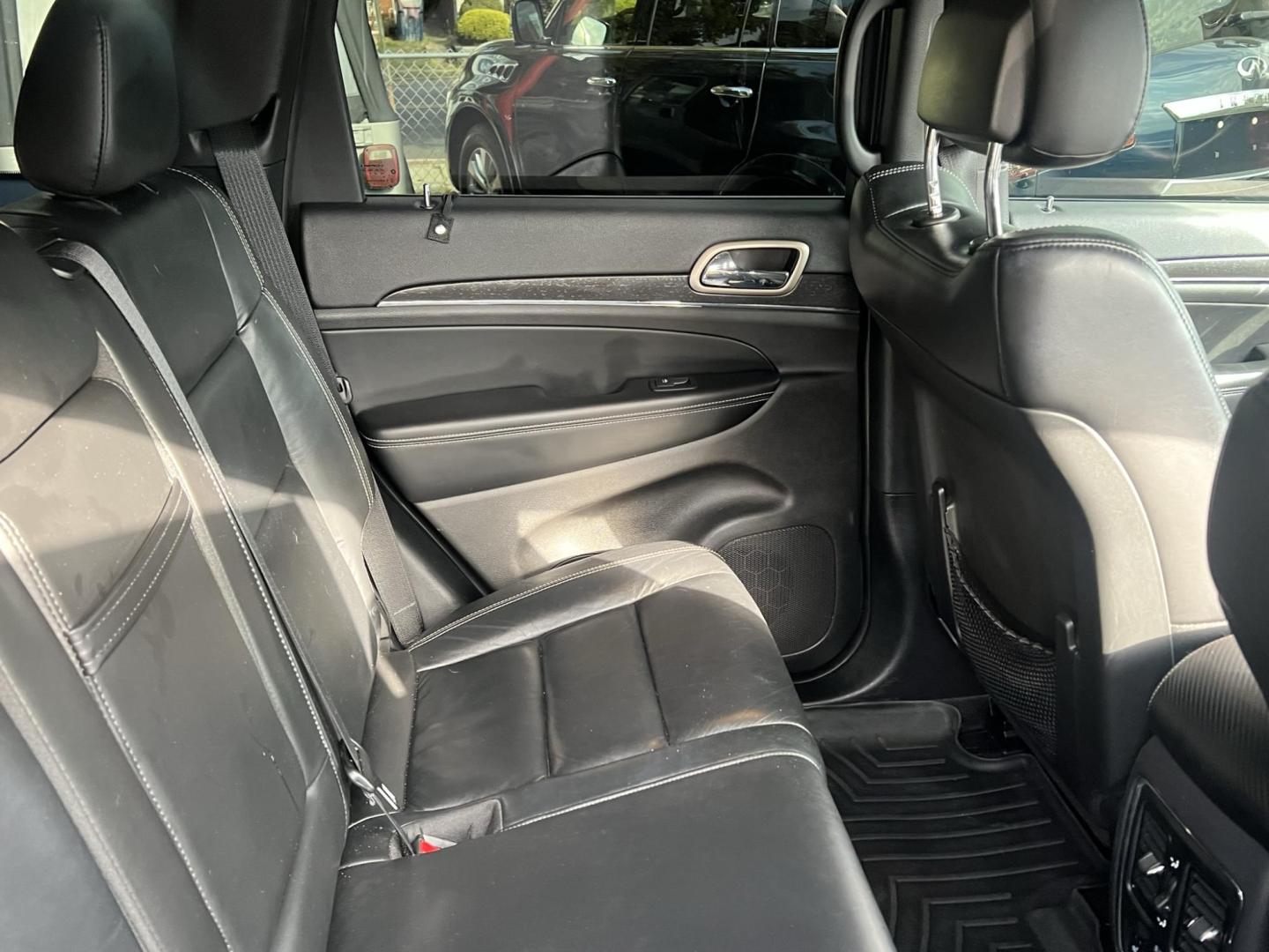 2017 BLACK /Black Leather Jeep Grand Cherokee Limited 4WD (1C4RJFBG0HC) with an 3.6L V6 DOHC 24V engine, 8A transmission, located at 1018 Brunswick Ave, Trenton, NJ, 08638, (609) 989-0900, 40.240086, -74.748085 - Photo#9