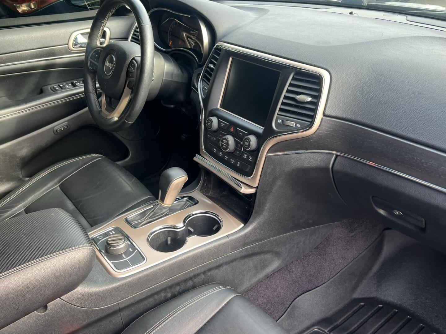 2017 BLACK /Black Leather Jeep Grand Cherokee Limited 4WD (1C4RJFBG0HC) with an 3.6L V6 DOHC 24V engine, 8A transmission, located at 1018 Brunswick Ave, Trenton, NJ, 08638, (609) 989-0900, 40.240086, -74.748085 - Photo#17