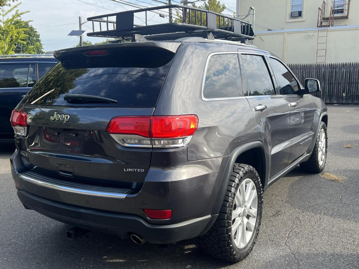 2017 BLACK /Black Leather Jeep Grand Cherokee Limited 4WD (1C4RJFBG0HC) with an 3.6L V6 DOHC 24V engine, 8A transmission, located at 1018 Brunswick Ave, Trenton, NJ, 08638, (609) 989-0900, 40.240086, -74.748085 - Photo#7