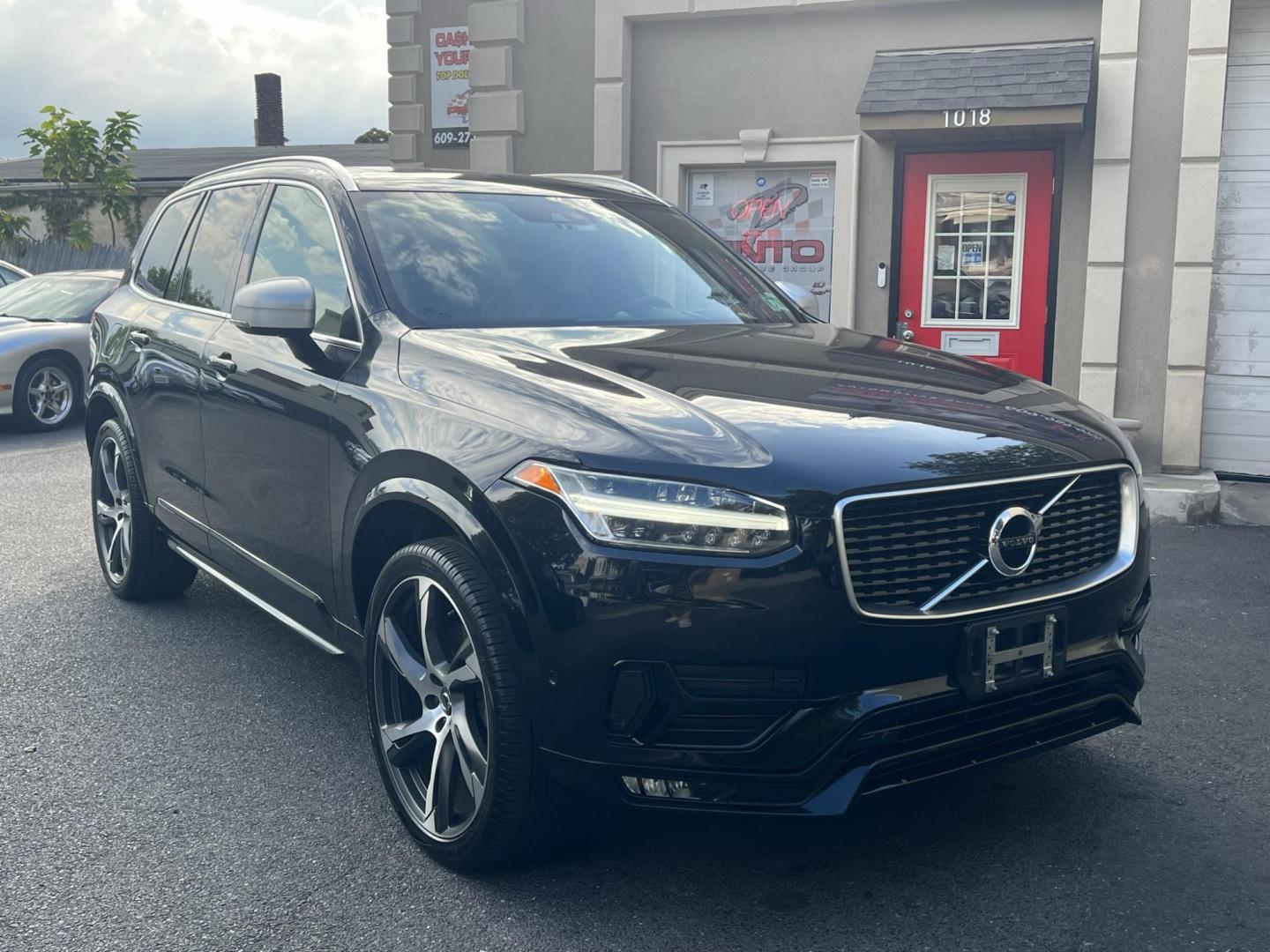 2016 BLACK /Black Leather Volvo XC90 T6 R-Design (YV4A22PM5G1) with an 2.0L L4 DOHC 16V engine, 8A transmission, located at 1018 Brunswick Ave, Trenton, NJ, 08638, (609) 989-0900, 40.240086, -74.748085 - Wow! This Black Beauty is one of a kind with its condition being like new in every way!! This Volvo has been fully serviced since new! An absolute must see and drive ASAP!! Call Anthony to set up an appt. 609-273-5100 - Photo#4