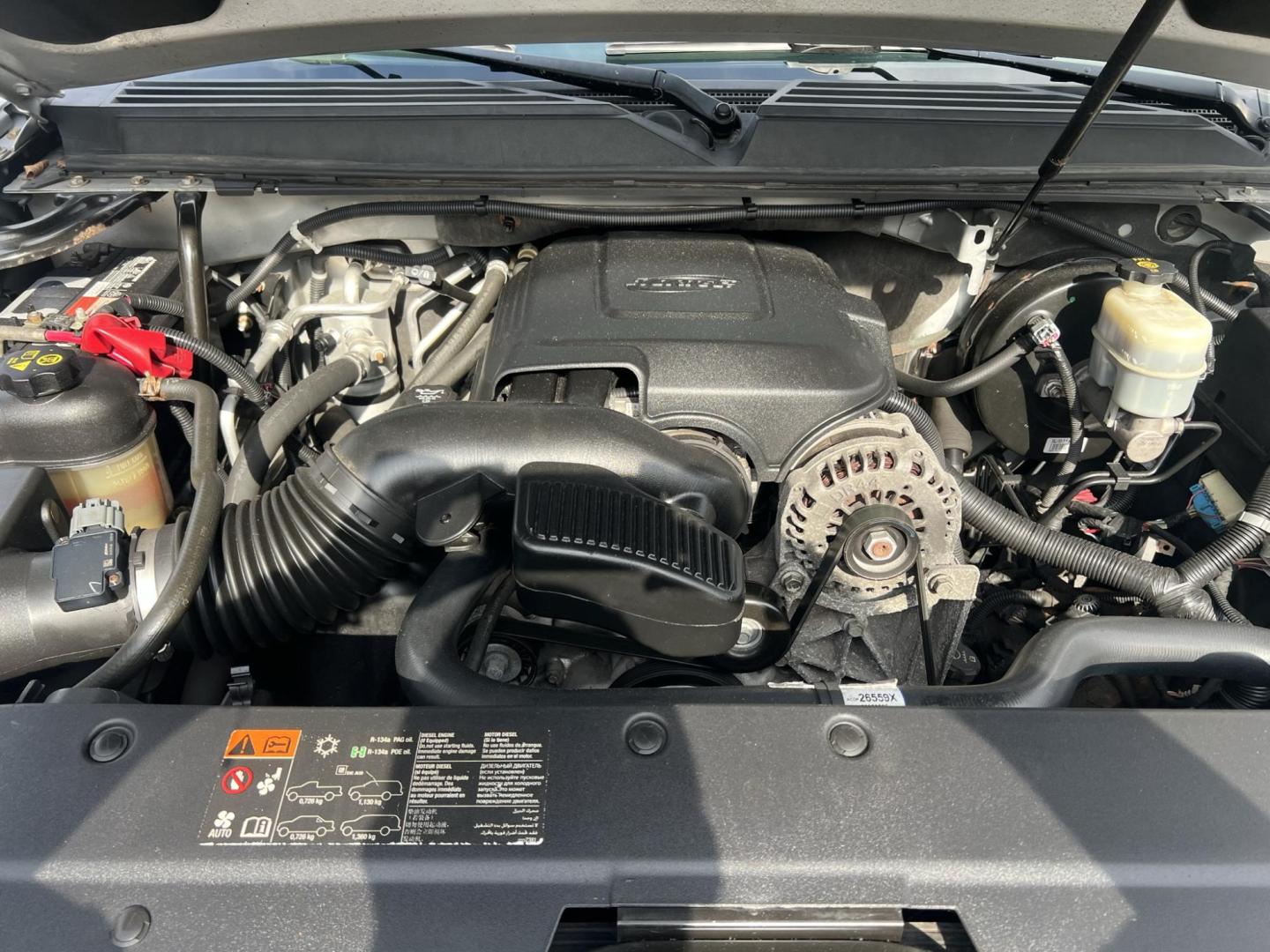 2011 SILVER /Black Leather Chevrolet Tahoe LTZ 4WD (1GNSKCE00BR) with an 5.3L V8 OHV 16V FFV engine, 6-Speed Automatic transmission, located at 1018 Brunswick Ave, Trenton, NJ, 08638, (609) 989-0900, 40.240086, -74.748085 - Photo#24