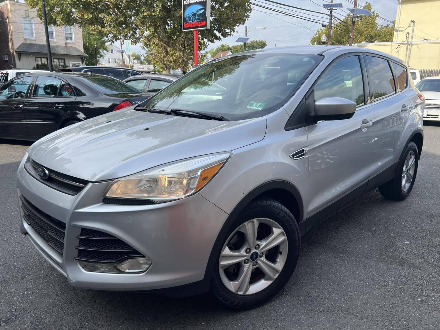 2016 SILVER /Gray Ford Escape SE FWD (1FMCU0G70GU) with an 2.5L L4 DOHC 16V engine, 6-Speed Automatic transmission, located at 1018 Brunswick Ave, Trenton, NJ, 08638, (609) 989-0900, 40.240086, -74.748085 - Photo#1