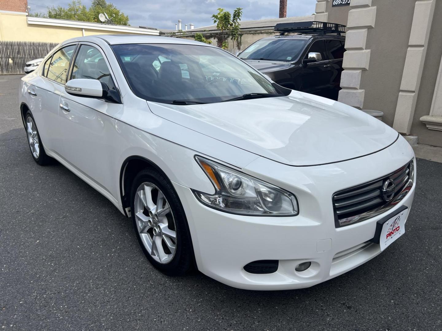 2012 White /Black Leather Nissan Maxima SV (1N4AA5AP0CC) with an 3.5L V6 DOHC 24V engine, Continuously Variable Transmission transmission, located at 1018 Brunswick Ave, Trenton, NJ, 08638, (609) 989-0900, 40.240086, -74.748085 - Photo#1