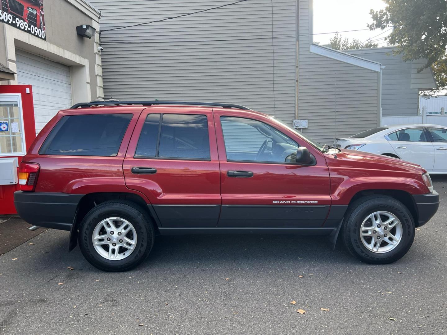 2003 Jeep Grand Cherokee Laredo 4WD (1J4GW48S93C) with an 4.0L L6 OHV 12V engine, located at 1018 Brunswick Ave, Trenton, NJ, 08638, (609) 989-0900, 40.240086, -74.748085 - Photo#2