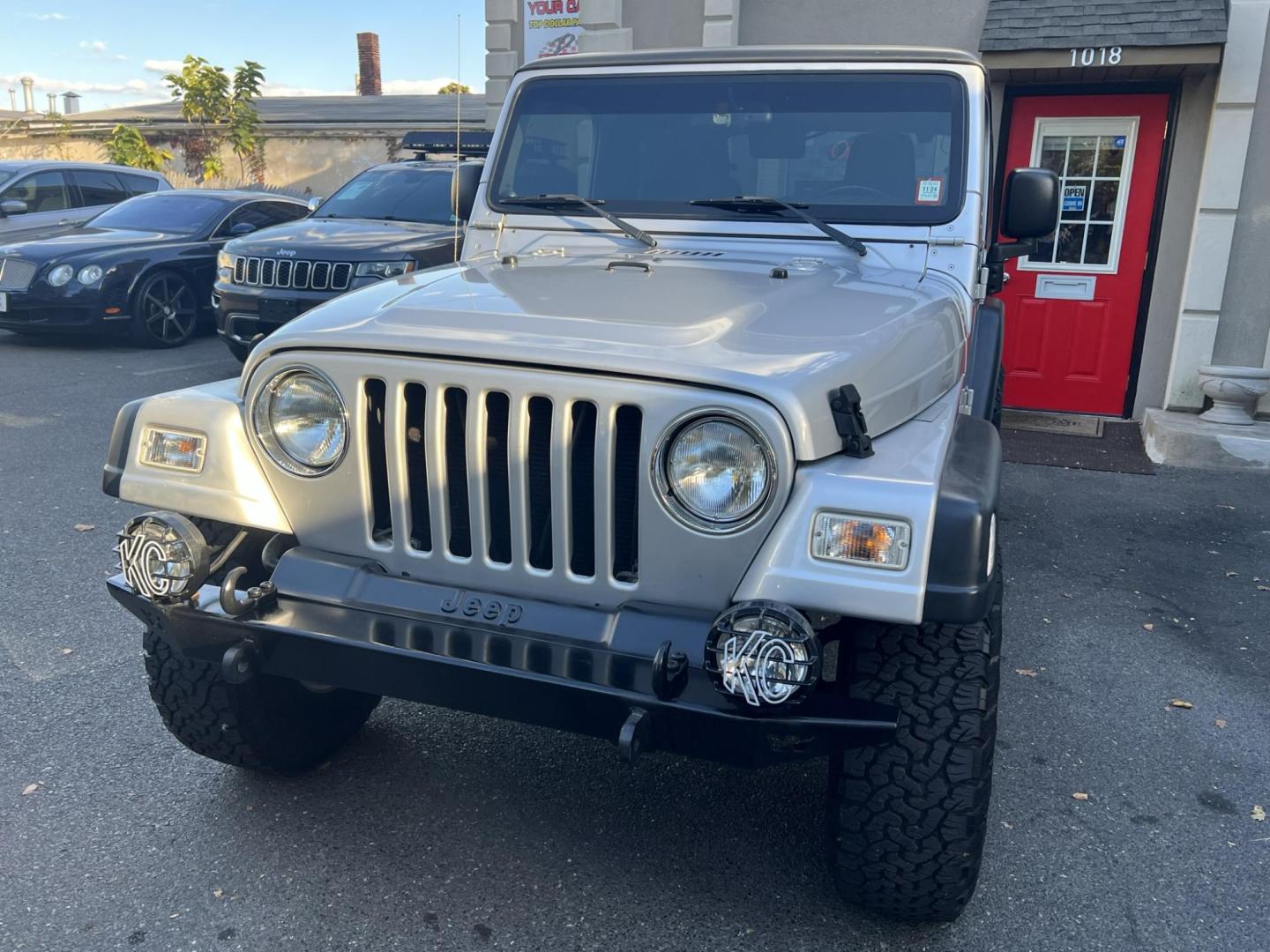 2005 SILVER /Gray Jeep Wrangler Unlimited (1J4FA44S25P) with an 4.0L L6 OHV 12V engine, located at 1018 Brunswick Ave, Trenton, NJ, 08638, (609) 989-0900, 40.240086, -74.748085 - Photo#0