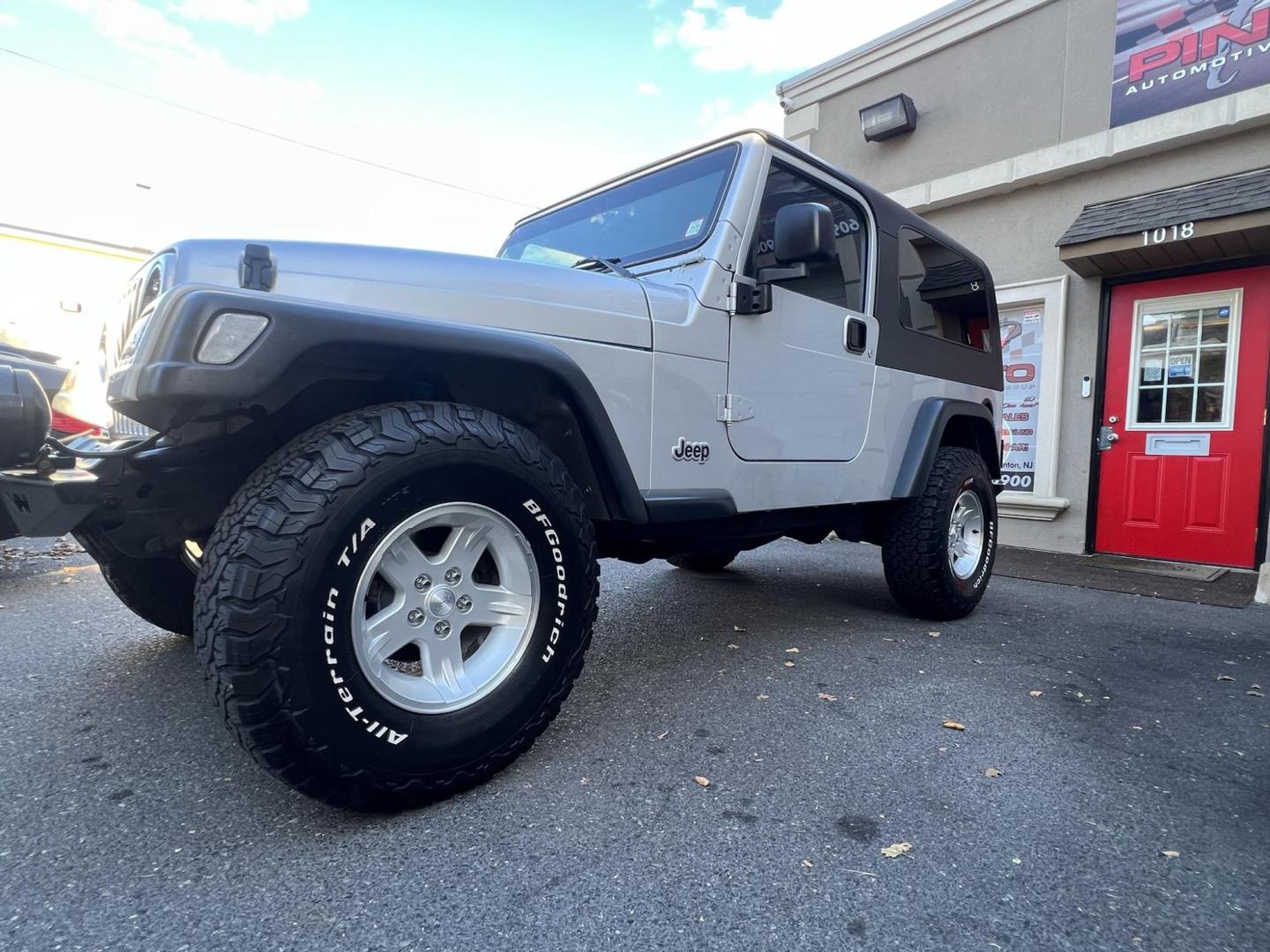 2005 SILVER /Gray Jeep Wrangler Unlimited (1J4FA44S25P) with an 4.0L L6 OHV 12V engine, located at 1018 Brunswick Ave, Trenton, NJ, 08638, (609) 989-0900, 40.240086, -74.748085 - Photo#1