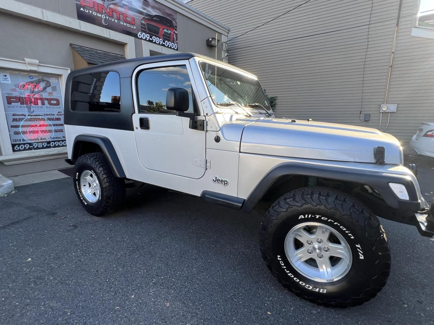 2005 SILVER /Gray Jeep Wrangler Unlimited (1J4FA44S25P) with an 4.0L L6 OHV 12V engine, located at 1018 Brunswick Ave, Trenton, NJ, 08638, (609) 989-0900, 40.240086, -74.748085 - Photo#2