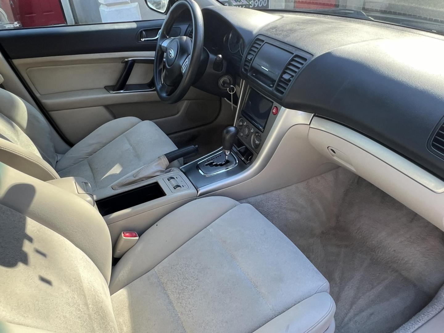 2008 GRAY /beige Subaru Outback 2.5i (4S4BP61C187) with an 2.5L H4 SOHC 16V engine, 5-Speed Manual Overdrive transmission, located at 1018 Brunswick Ave, Trenton, NJ, 08638, (609) 989-0900, 40.240086, -74.748085 - Photo#12