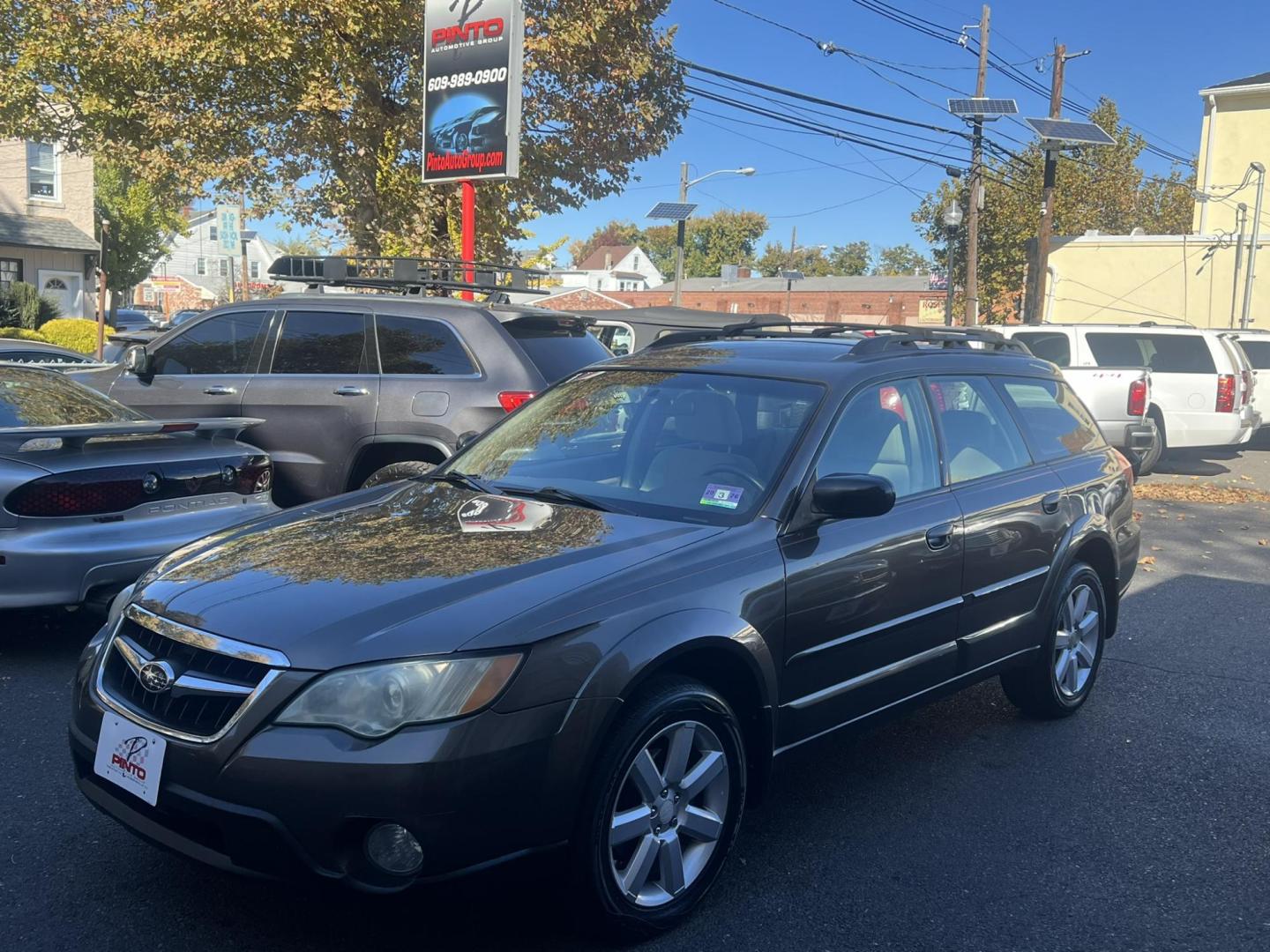 2008 GRAY /beige Subaru Outback 2.5i (4S4BP61C187) with an 2.5L H4 SOHC 16V engine, 5-Speed Manual Overdrive transmission, located at 1018 Brunswick Ave, Trenton, NJ, 08638, (609) 989-0900, 40.240086, -74.748085 - Photo#2