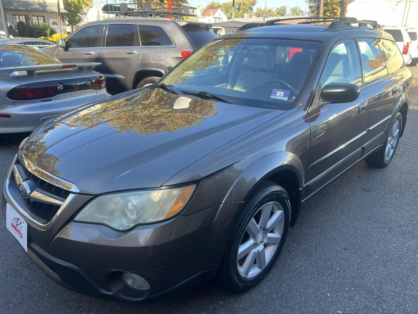 2008 GRAY /beige Subaru Outback 2.5i (4S4BP61C187) with an 2.5L H4 SOHC 16V engine, 5-Speed Manual Overdrive transmission, located at 1018 Brunswick Ave, Trenton, NJ, 08638, (609) 989-0900, 40.240086, -74.748085 - Photo#9