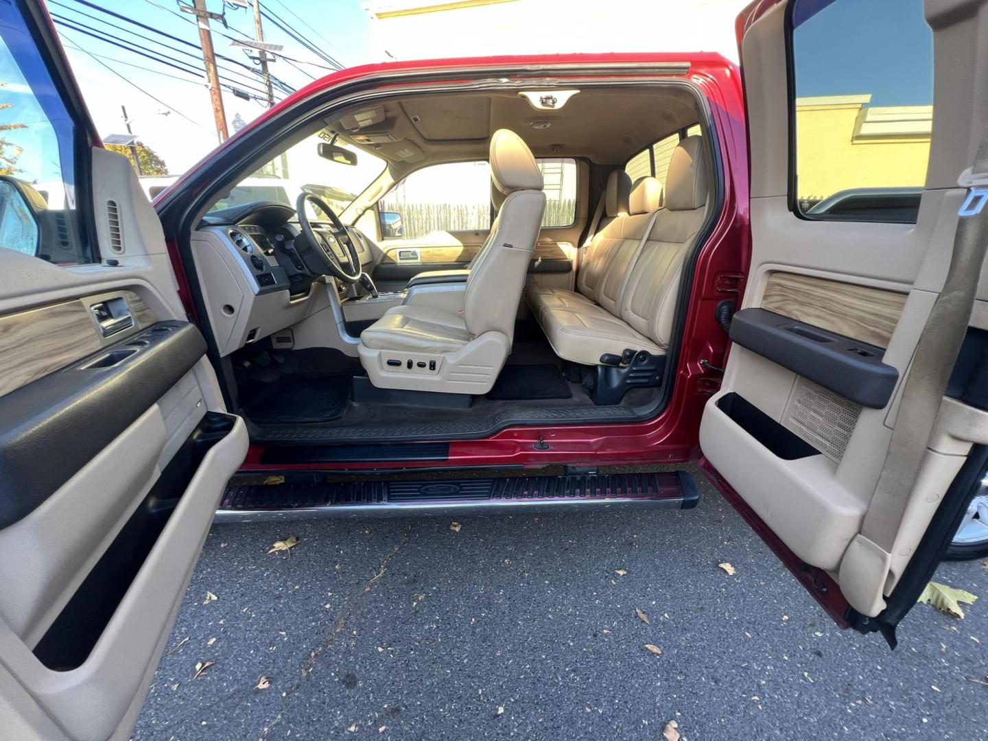 2011 Red /Tan Leather Ford F-150 FX4 SuperCab 6.5-ft. Bed 4WD (1FTFX1EF9BF) with an 5.0L V8 engine, 4-Speed Automatic transmission, located at 1018 Brunswick Ave, Trenton, NJ, 08638, (609) 989-0900, 40.240086, -74.748085 - Photo#15