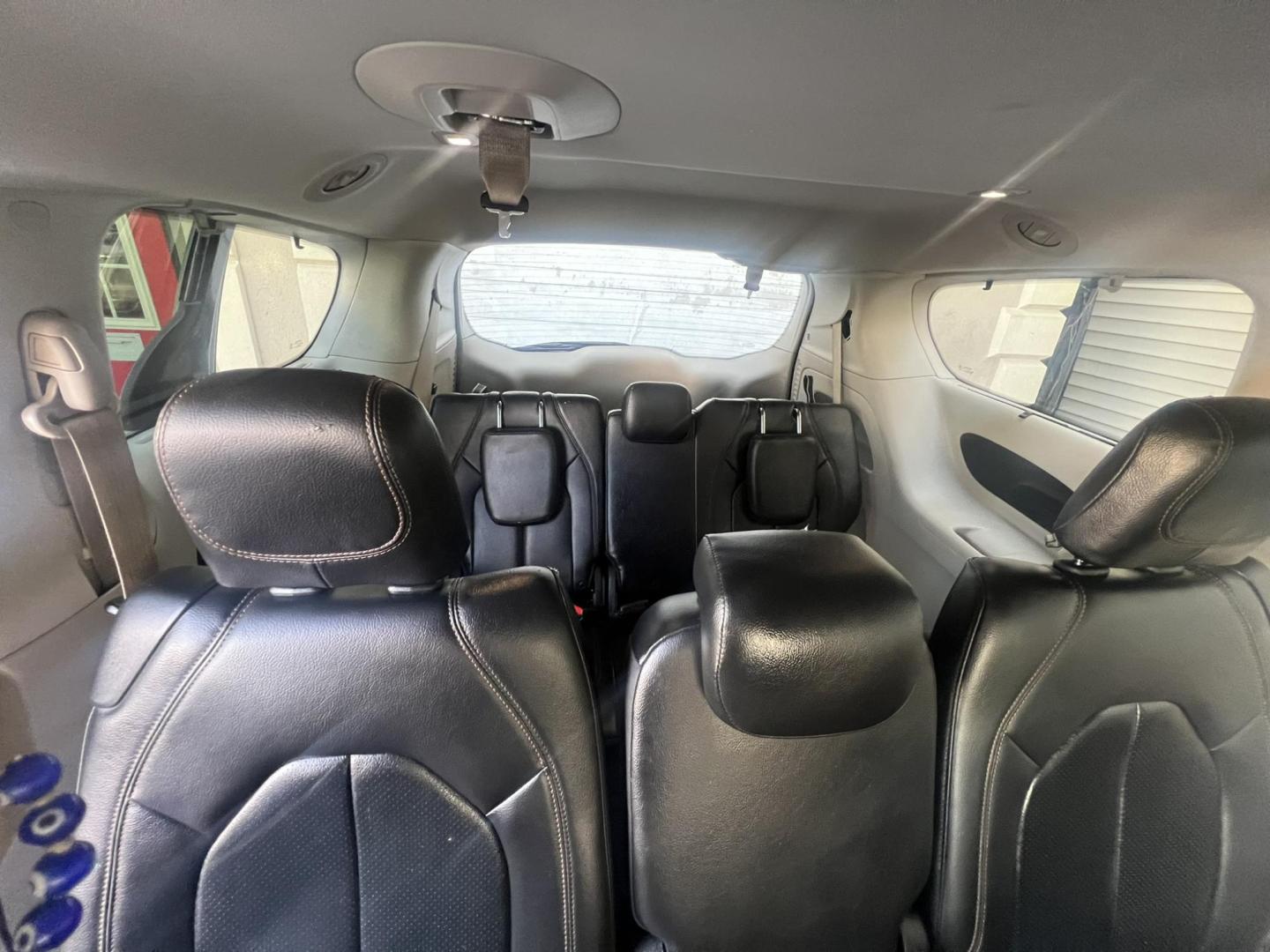 2019 BLACK /Black Leather Chrysler Pacifica Touring-L (2C4RC1BG5KR) with an 3.6L V6 DOHC 24V engine, 9A transmission, located at 1018 Brunswick Ave, Trenton, NJ, 08638, (609) 989-0900, 40.240086, -74.748085 - Photo#11