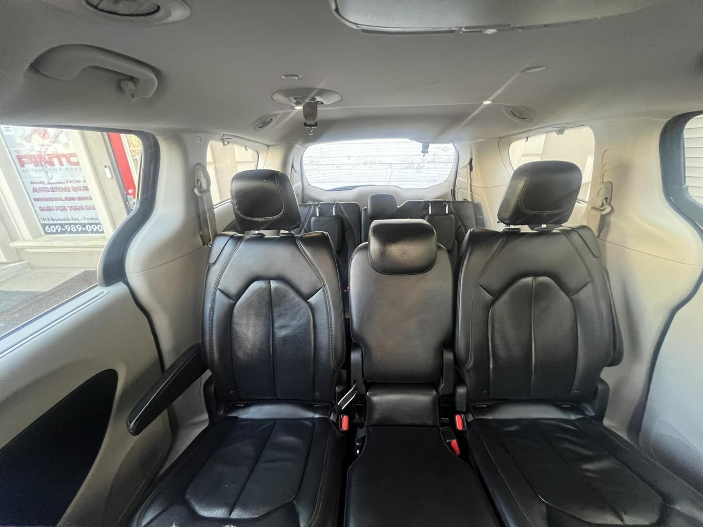 2019 BLACK /Black Leather Chrysler Pacifica Touring-L (2C4RC1BG5KR) with an 3.6L V6 DOHC 24V engine, 9A transmission, located at 1018 Brunswick Ave, Trenton, NJ, 08638, (609) 989-0900, 40.240086, -74.748085 - Photo#18