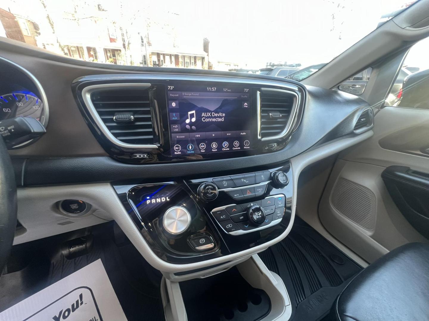 2019 BLACK /Black Leather Chrysler Pacifica Touring-L (2C4RC1BG5KR) with an 3.6L V6 DOHC 24V engine, 9A transmission, located at 1018 Brunswick Ave, Trenton, NJ, 08638, (609) 989-0900, 40.240086, -74.748085 - Photo#28