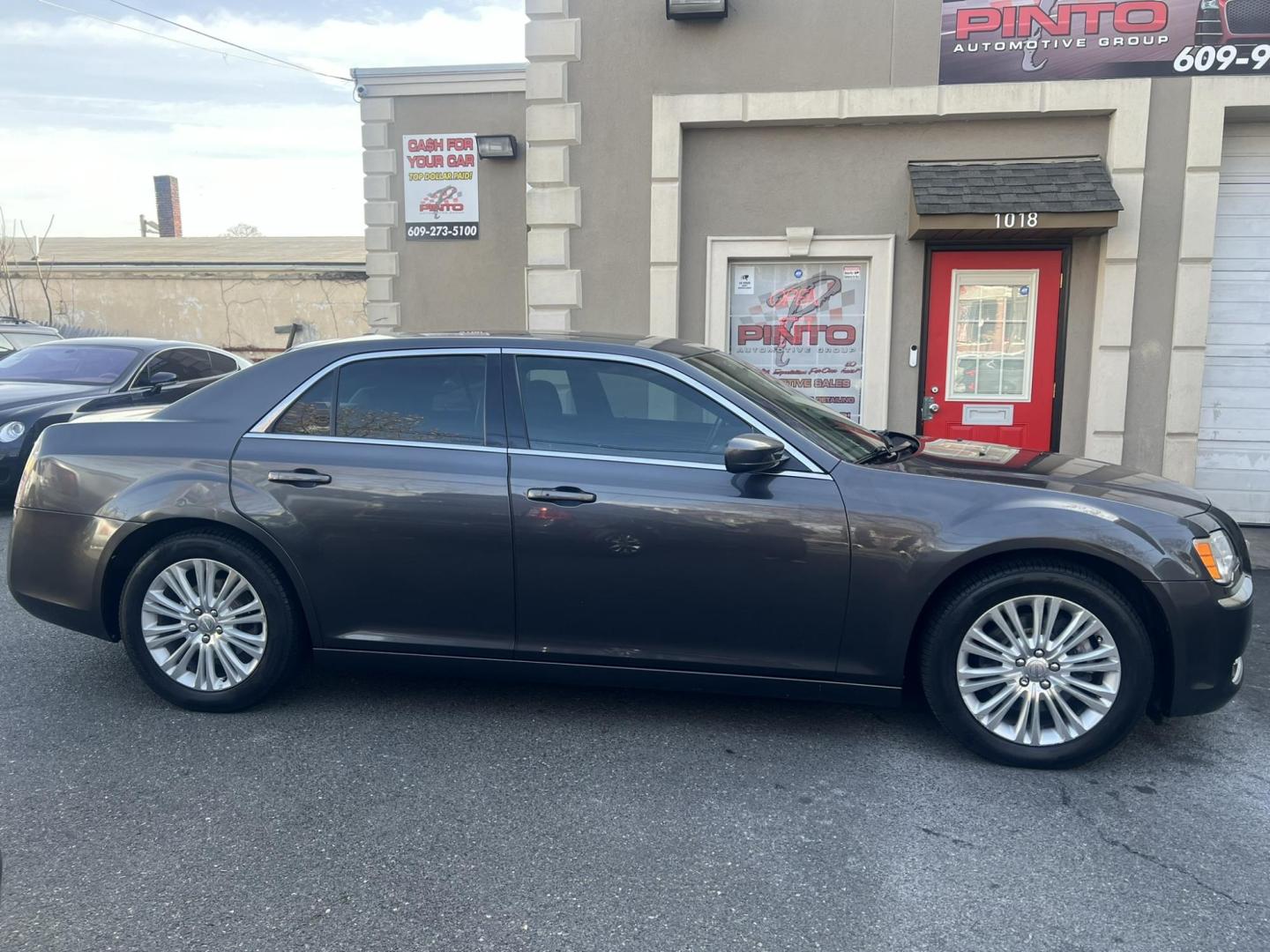 2013 BLACK /Black Leather Chrysler 300 AWD (2C3CCARGXDH) with an 3.6L V6 SOHC 24V engine, 8-Speed Automatic transmission, located at 1018 Brunswick Ave, Trenton, NJ, 08638, (609) 989-0900, 40.240086, -74.748085 - Photo#10