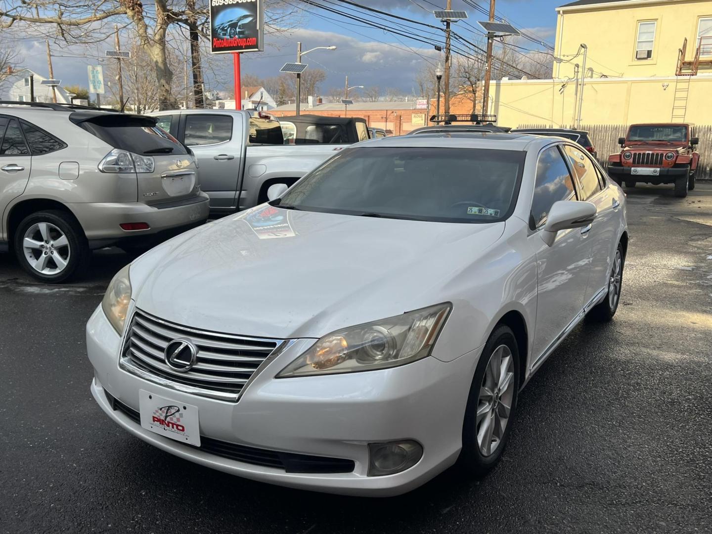 2011 White /Gray Lexus ES 350 Sedan (JTHBK1EG9B2) with an 3.5L V6 DOHC 24V engine, 6-Speed Automatic transmission, located at 1018 Brunswick Ave, Trenton, NJ, 08638, (609) 989-0900, 40.240086, -74.748085 - Words cannot describe the condition of this Lexus ES in crystal pearl white! Vehicle has been serviced up and is detailed to perfection and a must see and drive ASAP!! Financing is available so Call Anthony at 609-273-5100 to set up an appt!! - Photo#3