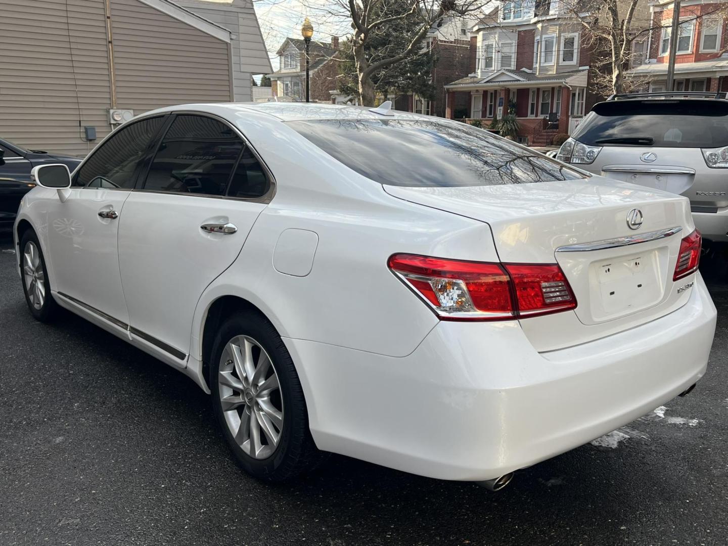 2011 White /Gray Lexus ES 350 Sedan (JTHBK1EG9B2) with an 3.5L V6 DOHC 24V engine, 6-Speed Automatic transmission, located at 1018 Brunswick Ave, Trenton, NJ, 08638, (609) 989-0900, 40.240086, -74.748085 - Words cannot describe the condition of this Lexus ES in crystal pearl white! Vehicle has been serviced up and is detailed to perfection and a must see and drive ASAP!! Financing is available so Call Anthony at 609-273-5100 to set up an appt!! - Photo#6